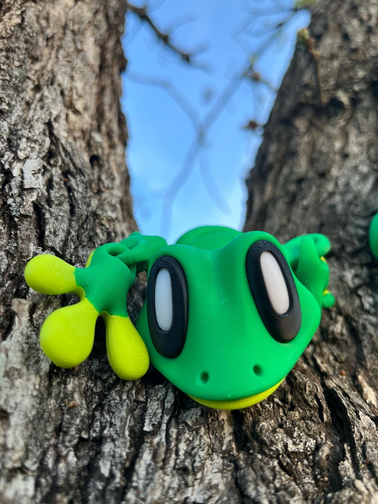 7" 3D-Printed Articulated Gecko with Magnetic Feet – Unique Desk Companion