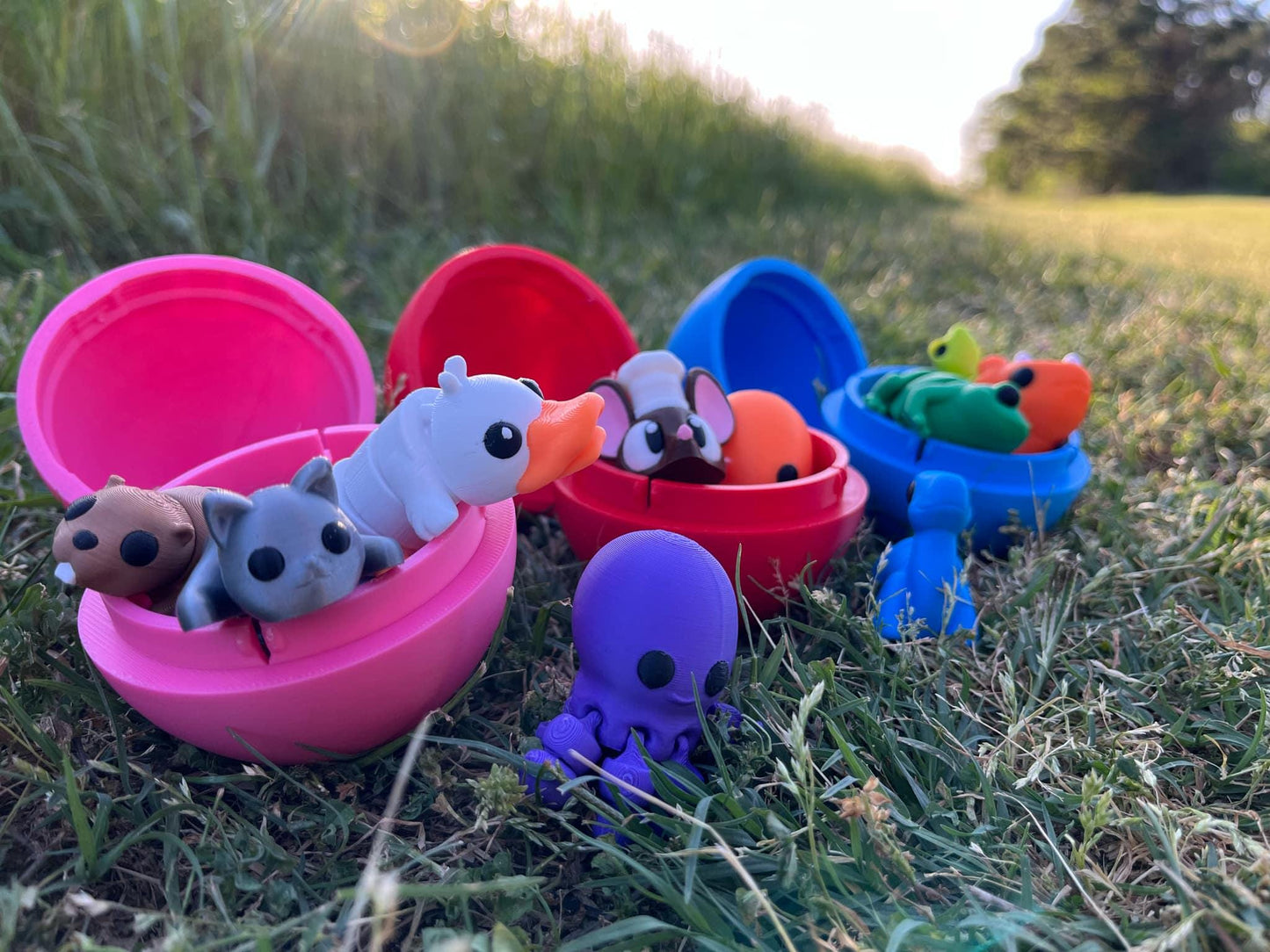 3D Printed Smooth Mystery Egg – Surprise Mini Friends -Set with 4-5 Unique Mini Figures!