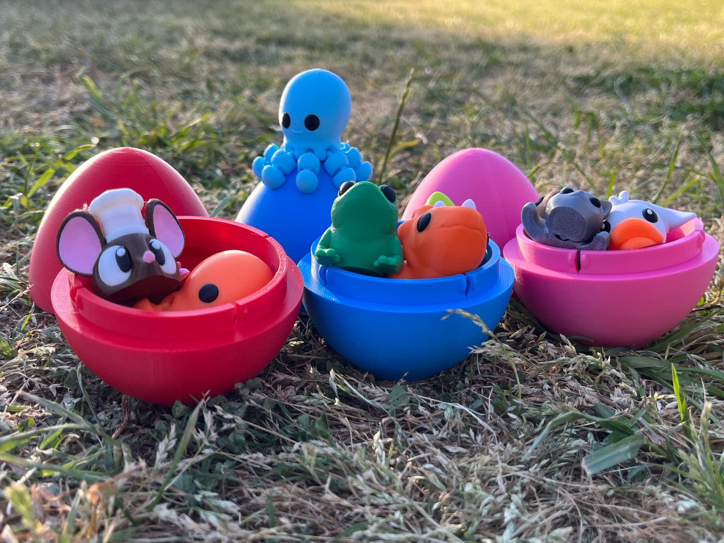 3D Printed Smooth Mystery Egg – Surprise Mini Friends -Set with 4-5 Unique Mini Figures!