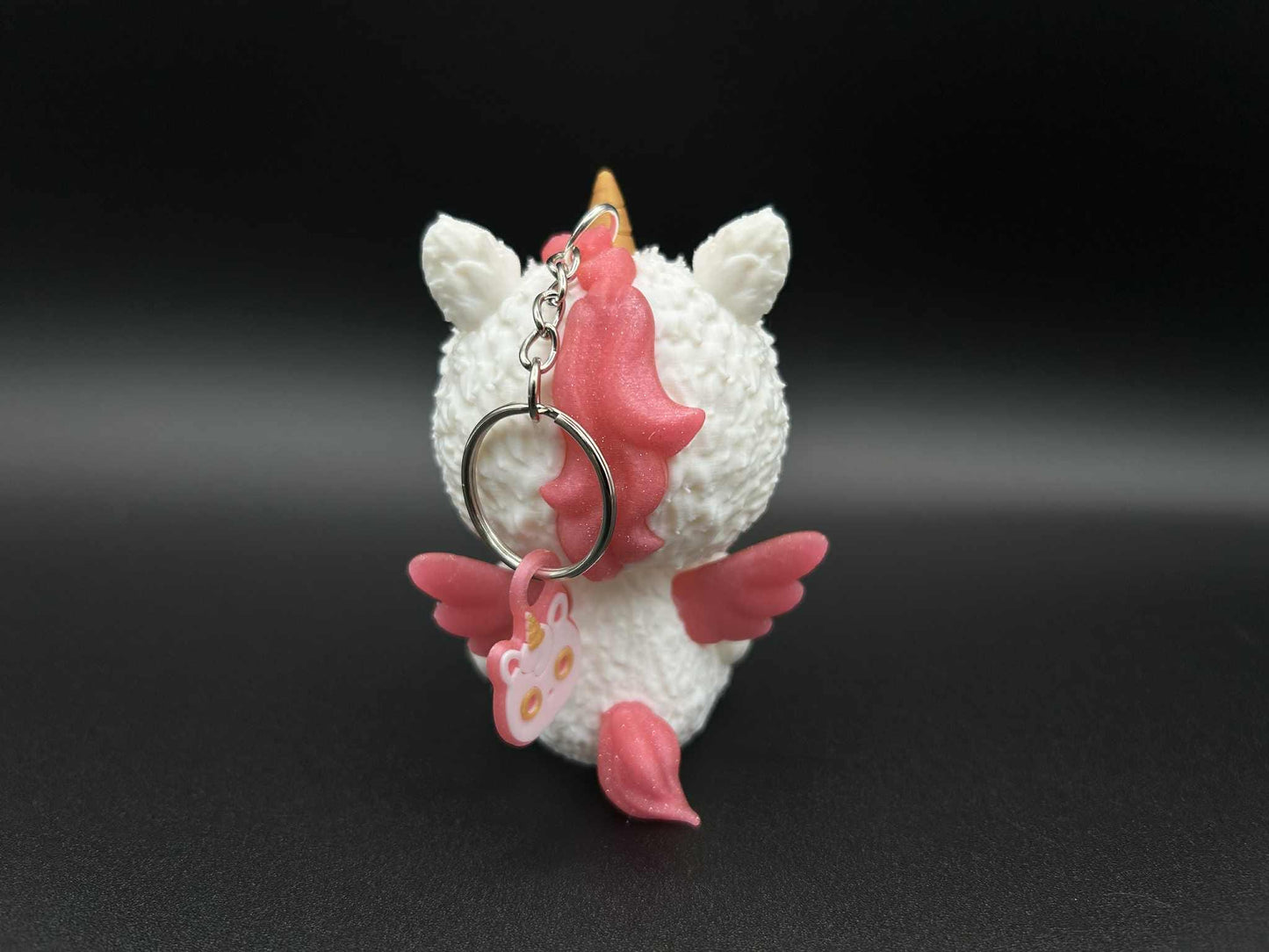 Skubbies Keychain – Chibi Skull Charm, Collectible Keyring, Backpack Bag Charm